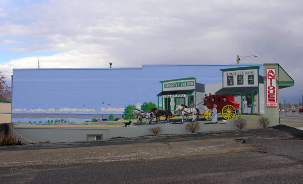 MURAL BY GENE HAYES